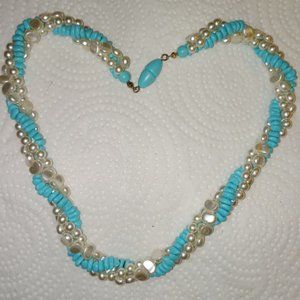 **2 for $20**Vintage pearl twist necklace
